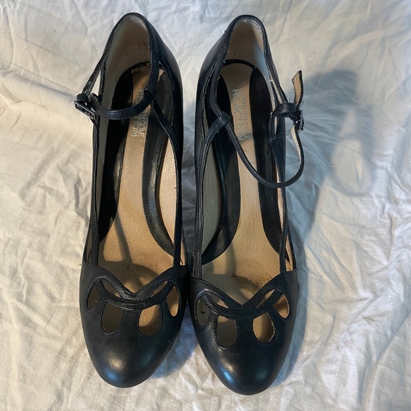 Kenneth Cole Reaction leather vintage style heels - Picture 3 of 9